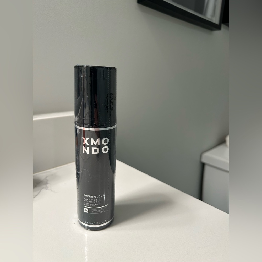 BRAND NEW! XMONDO Hair Super Gloss Ultra Frizz Defense Spray. 6.7oz.